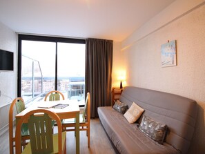 TV - Studio with balcony in Mont Dore, for 4 people (Mont-Dore)