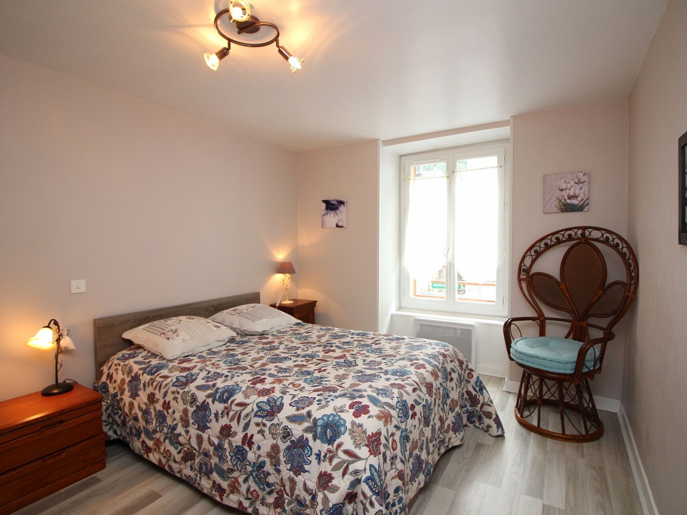 1 bedroom, travel crib, free WiFi