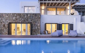 Piscine à débordement