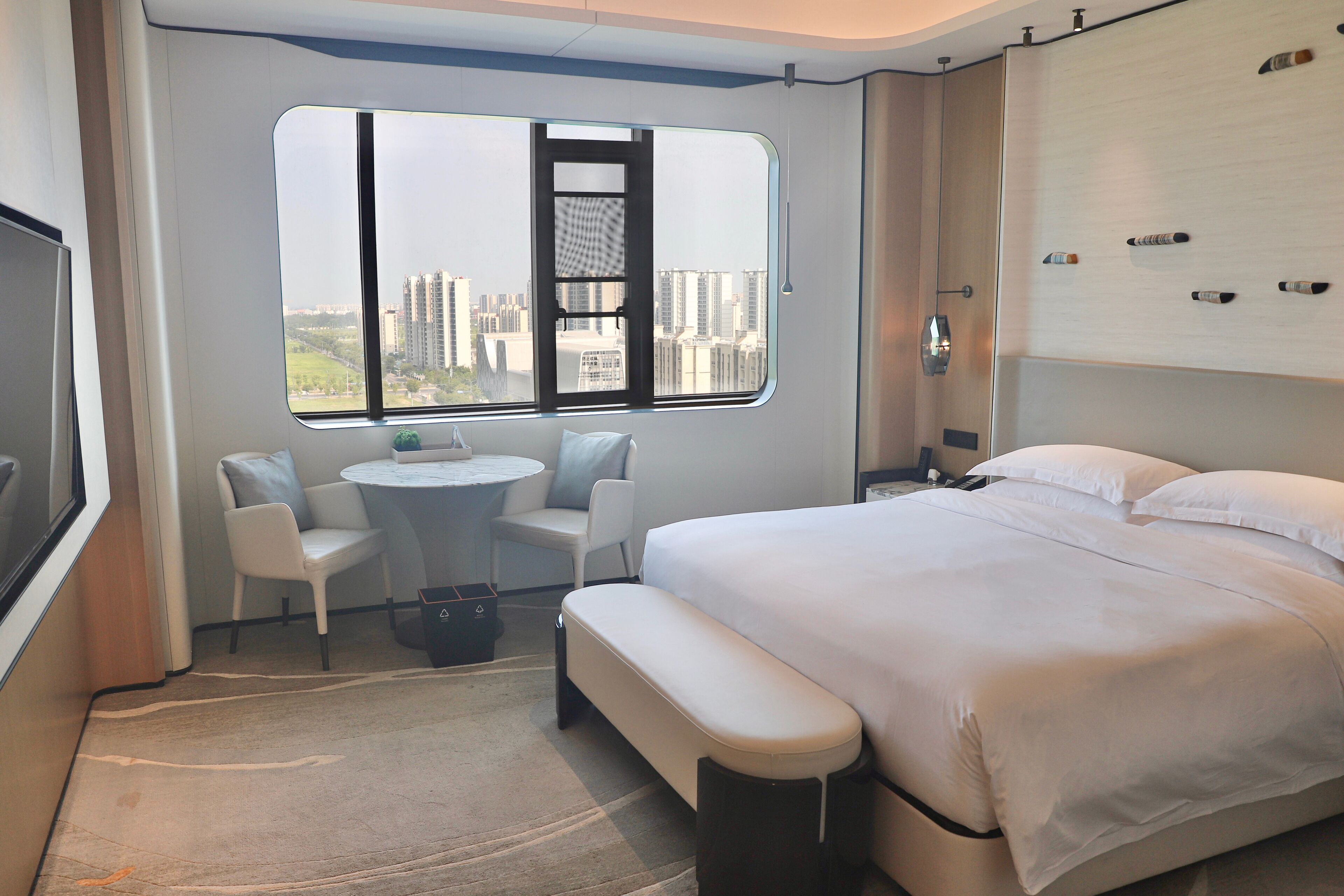 deluxe room, 1 bedroom, non smoking | 1 bedroom, in-room safe, desk, soundproofing