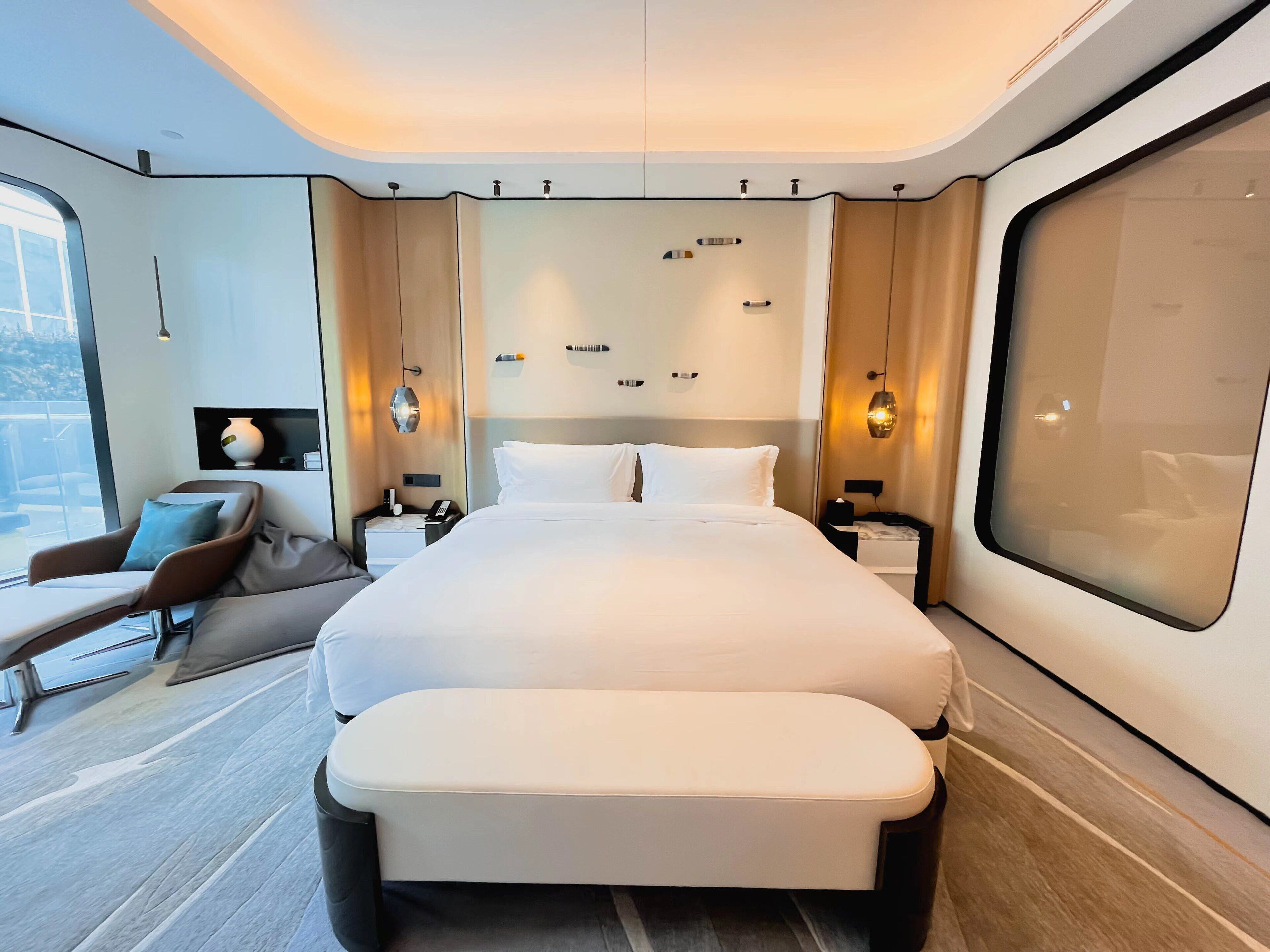 premier room, 1 king bed | 1 bedroom, in-room safe, desk, soundproofing