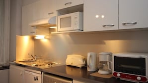 Fridge, microwave, highchair