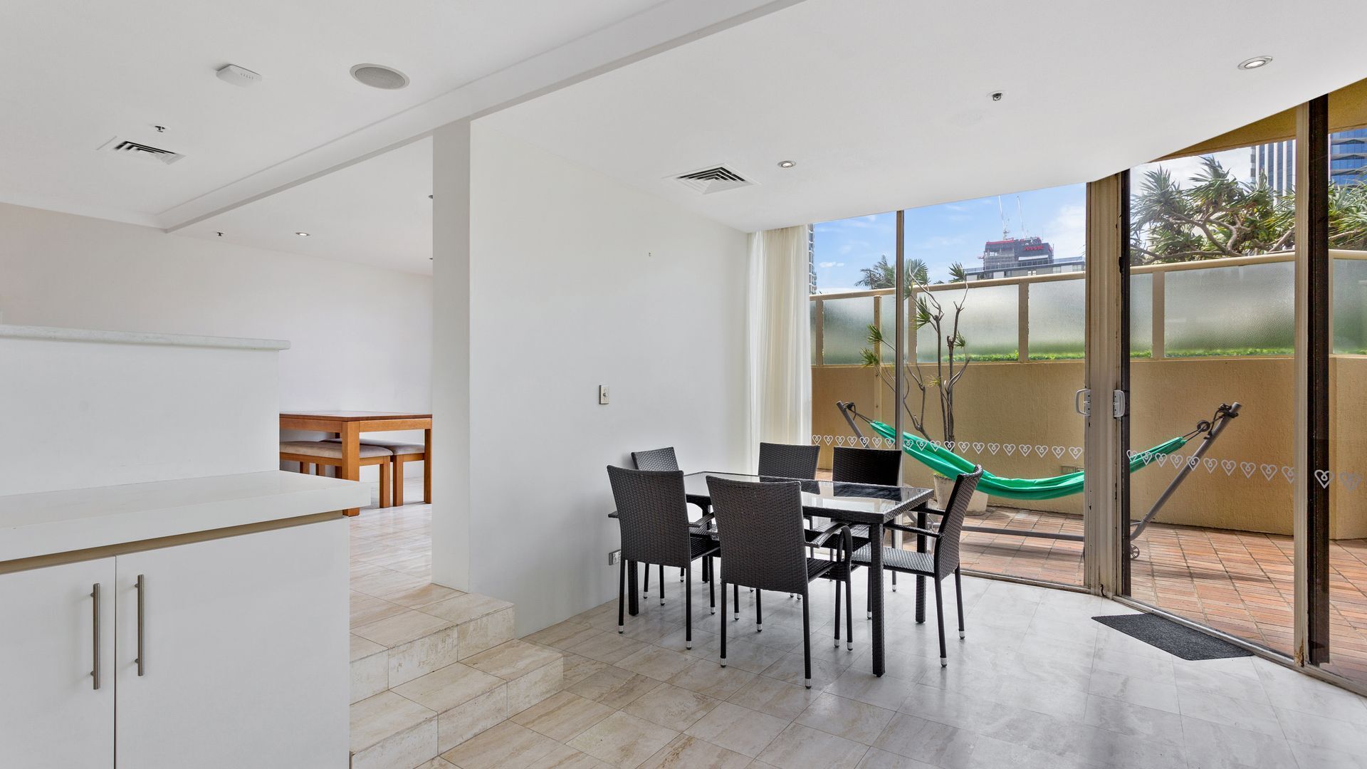 Large and Spacious 3 Bedroom Family Apartment - CoastHM — image 23