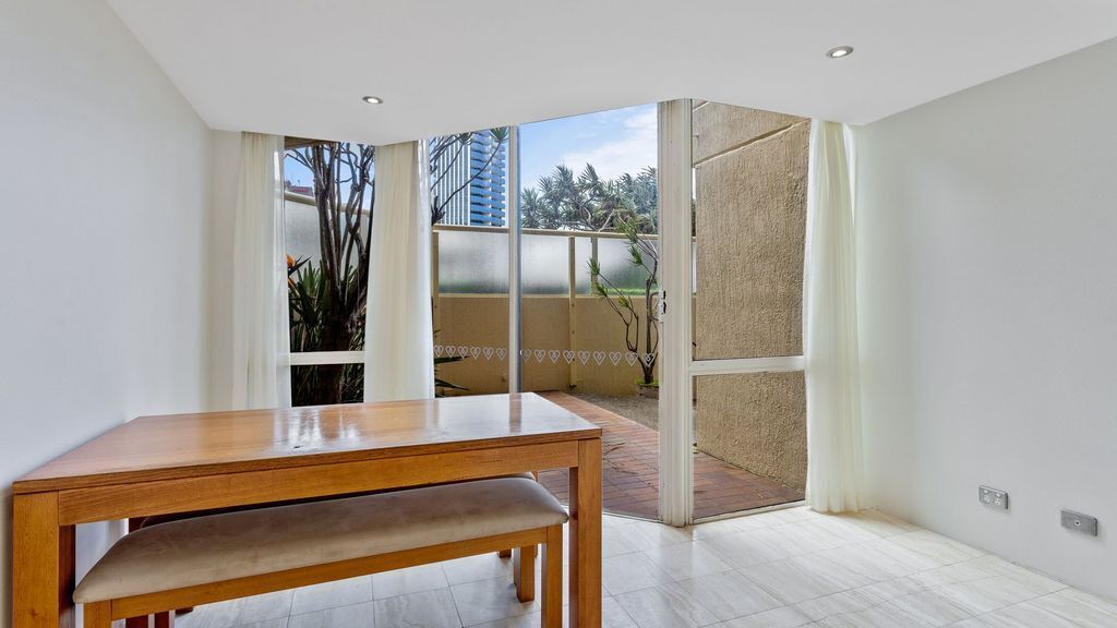 Large and Spacious 3 Bedroom Family Apartment - CoastHM — image 24