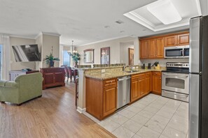 Fridge, microwave, oven, stovetop - Royale Palms 2305 Amazing views from 23rd floor (Myrtle Beach)