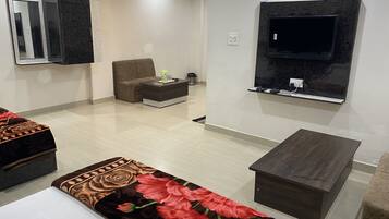 Deluxe Room | Free WiFi, bed sheets