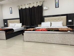 ห้องด ีลักซ์ | Wi-Fi ฟรี, ผ้าปูที่นอน