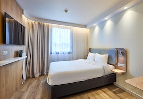 Ropa de cama de alta calidad, colchones Select Comfort y escritorio