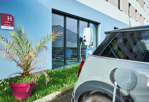 Free self parking - B&B HOTEL Deauville-Touques (Touques)