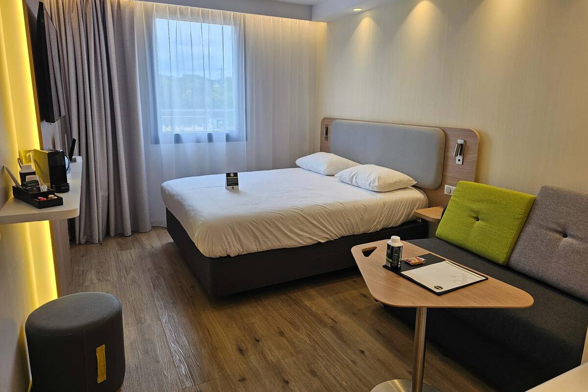 Superior Double Room | Premium bedding, Select Comfort beds, desk, laptop workspace