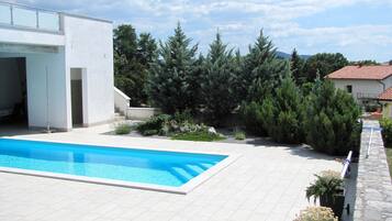 House | Pool | Outdoor pool