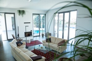 Huis | Woonruimte | Een 30-inch televisie met digitale zenders