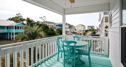 Dream Weaver 4 Bedroom Home by RedAwning