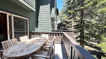 Townhome, 4 Bedrooms | Outdoor dining