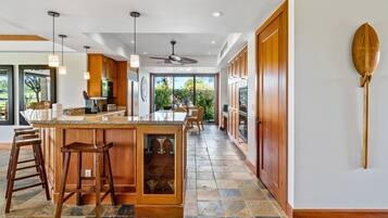 KylskÄp, mikrovÄgsugn, ugn och spishÀll