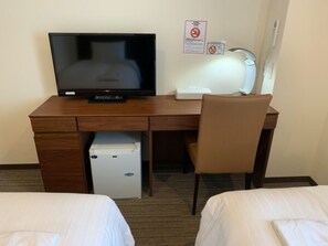 1 chambre, bureau, fer et planche à repasser, Wi-Fi gratuit