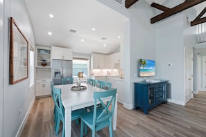Fridge, microwave, oven, stovetop - Beautiful North end Pool Home with Gulf Views, Heated pool, steps to beach (Anna Maria)