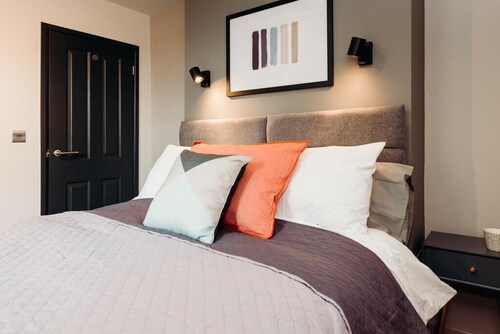 Luxurious Apartment in Victoria Road