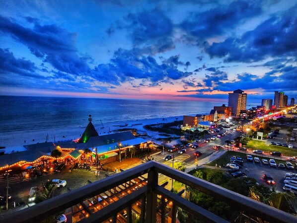 Property grounds - ♥️Ocean & Main Strip View 🔥 Fireplace 🏝️Beach Condo🏖️Origin 805💥Free Parking (Panama City Beach)