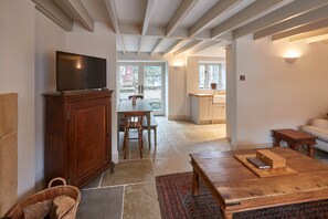 House | Living area | Flat-screen TV - The Cobbles (Northallerton)