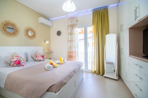 3 bedrooms, premium bedding, free WiFi, bed sheets