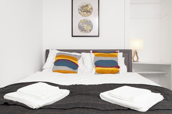 1 habitación, escritorio, tabla de planchar con plancha y wifi gratis