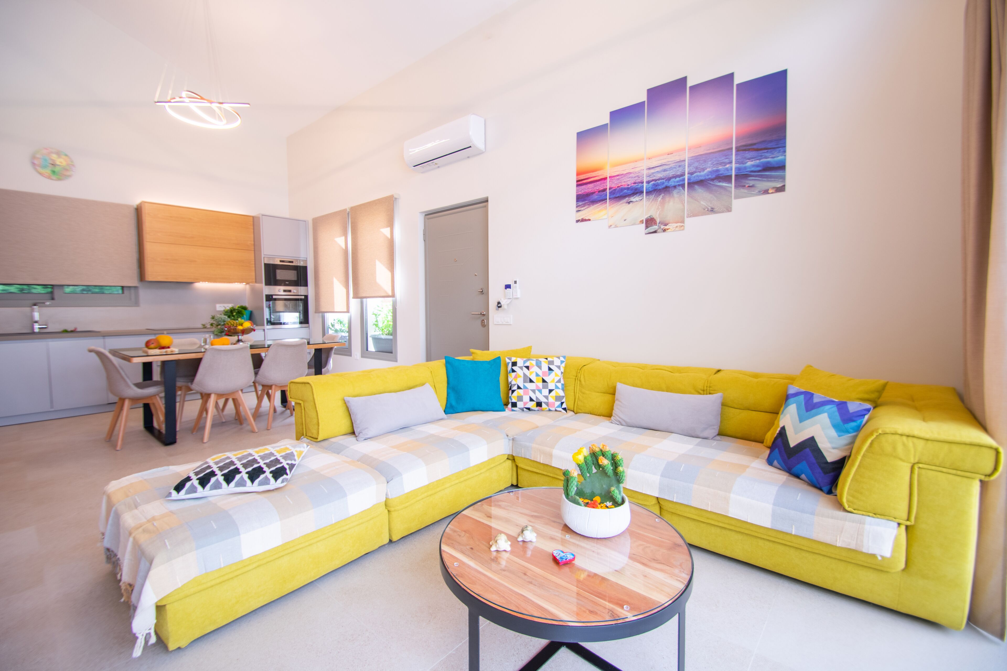 Villa Deluxe | Coin séjour | Télévision LCD de 32 pouces avec chaînes numériques, télévision