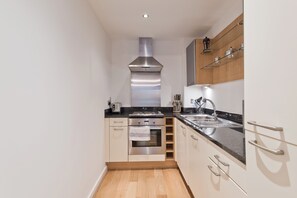 Private kitchen - Docklands 1 bed (Dublin 2)