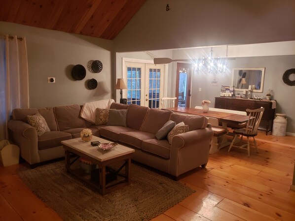 Téléviseur connecté, foyer, chaîne audio