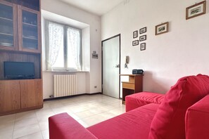 TV - S228 - Sirolo, three-room apartment near the center (Sirolo)