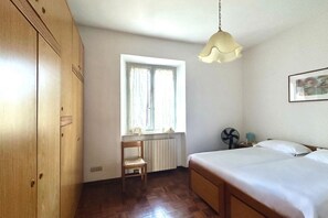 2 bedrooms, bed sheets - S228 - Sirolo, three-room apartment near the center (Sirolo)