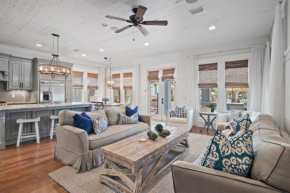 テレビ、卓球台