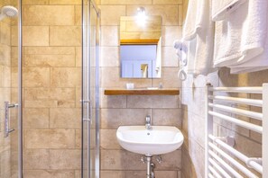 Shower, hair dryer, towels, soap - B&B Tonivale - rooms with breakfast (Krk)