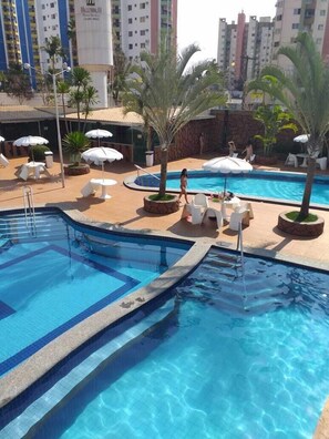 Indoor pool, outdoor pool - Millennium Thermas Residence TOP (Caldas Novas)