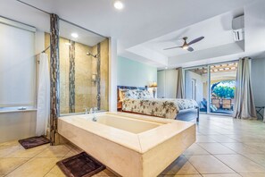Ensemble douche/baignoire, sèche-cheveux, serviettes fournies