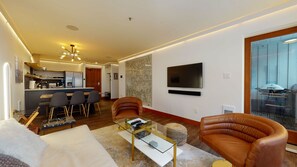 TV, fireplace, stereo