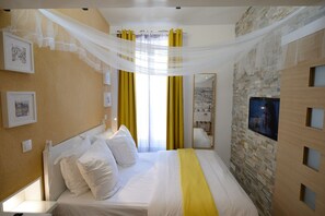 1 bedroom, in-room safe, iron/ironing board, travel crib