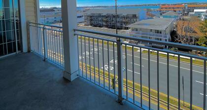 Americana Condos 10th street