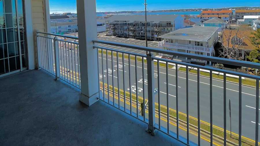 Americana Condos 10th street