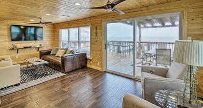 Bayfront Rockport with Private Fishing Pier