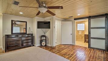 3 bedrooms, free WiFi, bed sheets