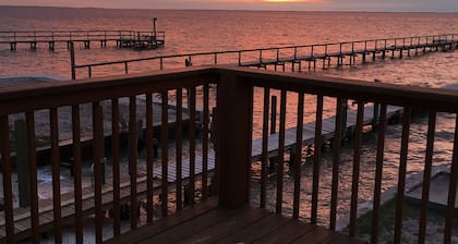Bayfront Rockport with Private Fishing Pier