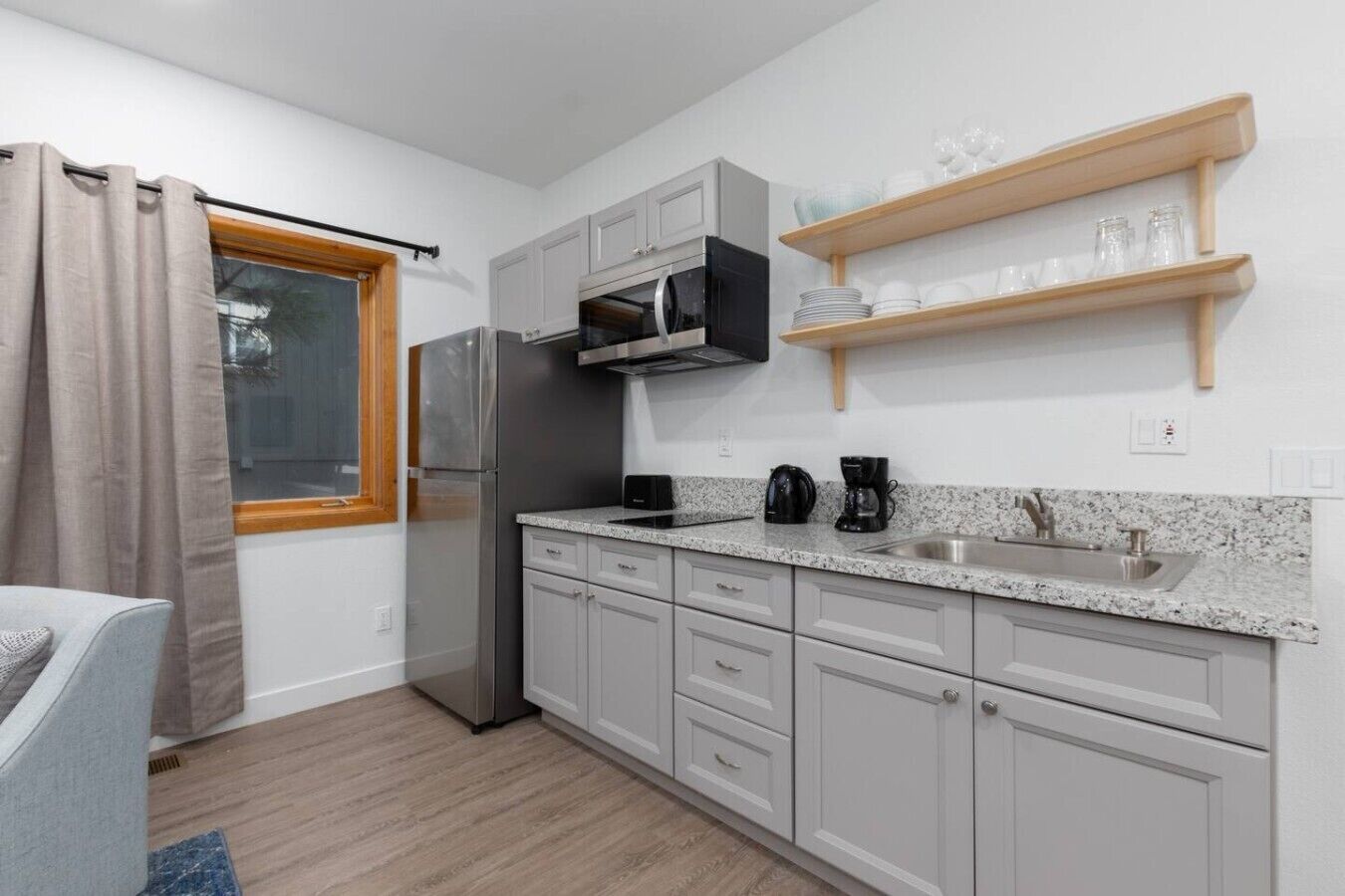 Fridge, microwave, stovetop, coffee/tea maker