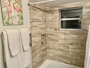 Combined shower/bathtub, hair dryer, towels, soap - ☀️🌴COASTAL BEAUTIFUL  Pool Home (1800 Sq/ft) All to Yourself! * (Vero Beach)