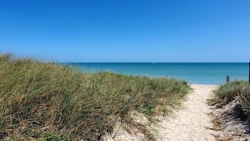In Strandnähe, Liegestühle
