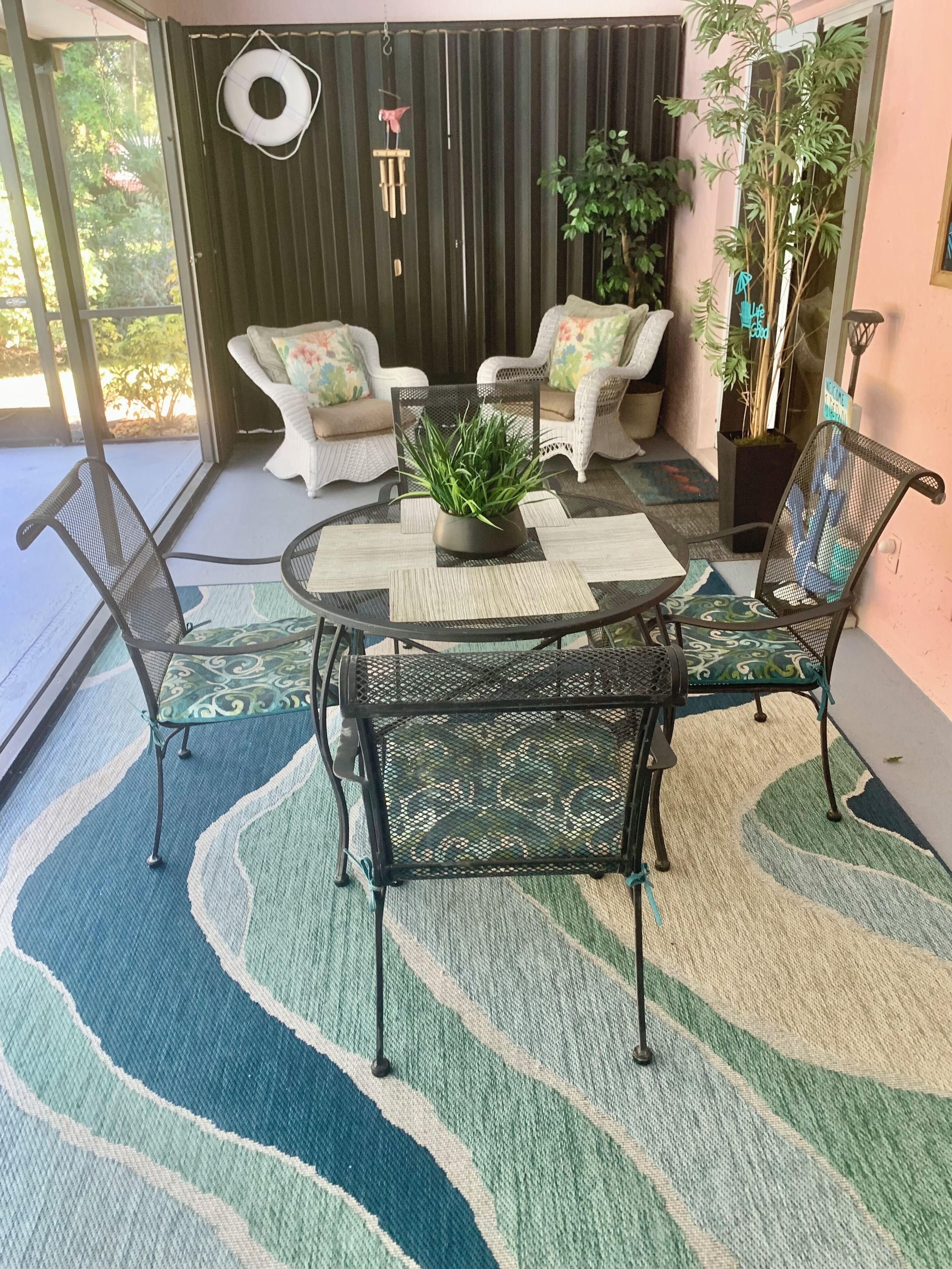 屋外ダイニングエリア