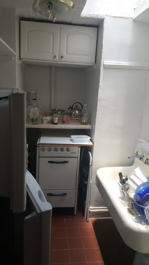 Refrigerador, horno, placa de cocina, cafetera/tetera
