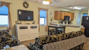 TV, DVD player - Secluded, Quiet-Nature/Forest Views and Only 15 Minutes to Beach! (Myrtle Beach)