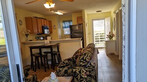 TV, DVD player - Secluded, Quiet-Nature/Forest Views and Only 15 Minutes to Beach! (Myrtle Beach)