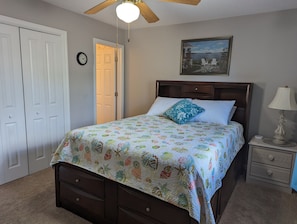 2 bedrooms, desk, iron/ironing board, free WiFi
